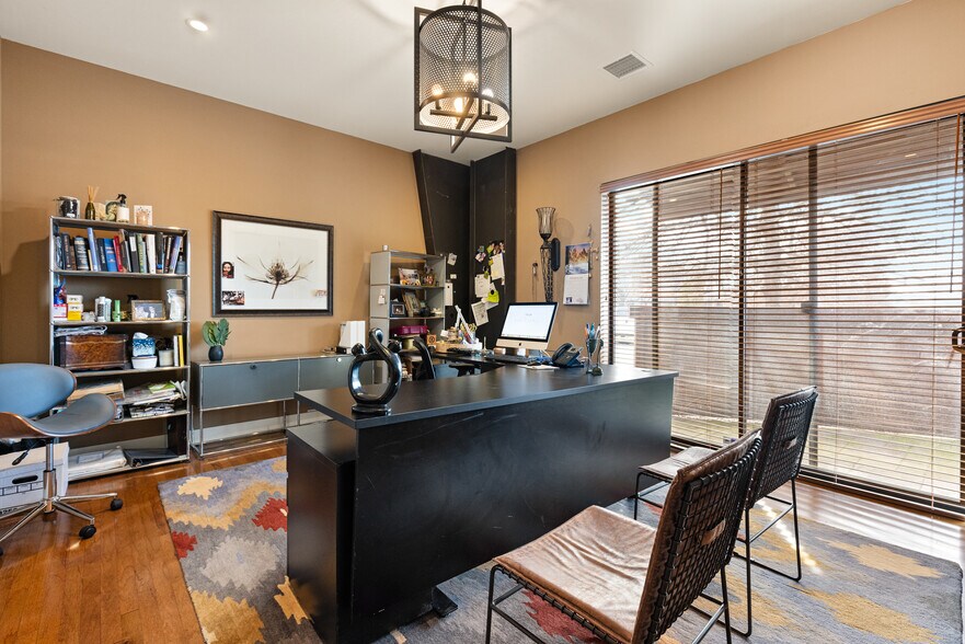 More Photos Of 102 Raley Blvd, Chico Flex For Sale