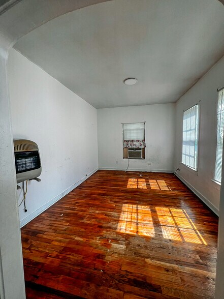 More Photos Of 108 N Gordon Dr, Crockett Apartments For Sale