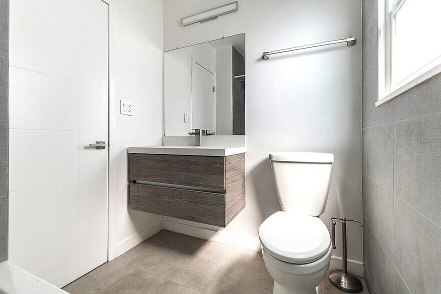 More Photos Of 400 S Mariposa Ave, Los Angeles Apartments For Sale