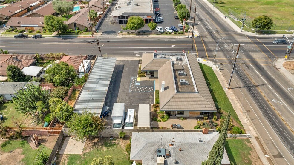 More Photos Of 445 W Dakota Ave, Fresno Office Residential For Sale