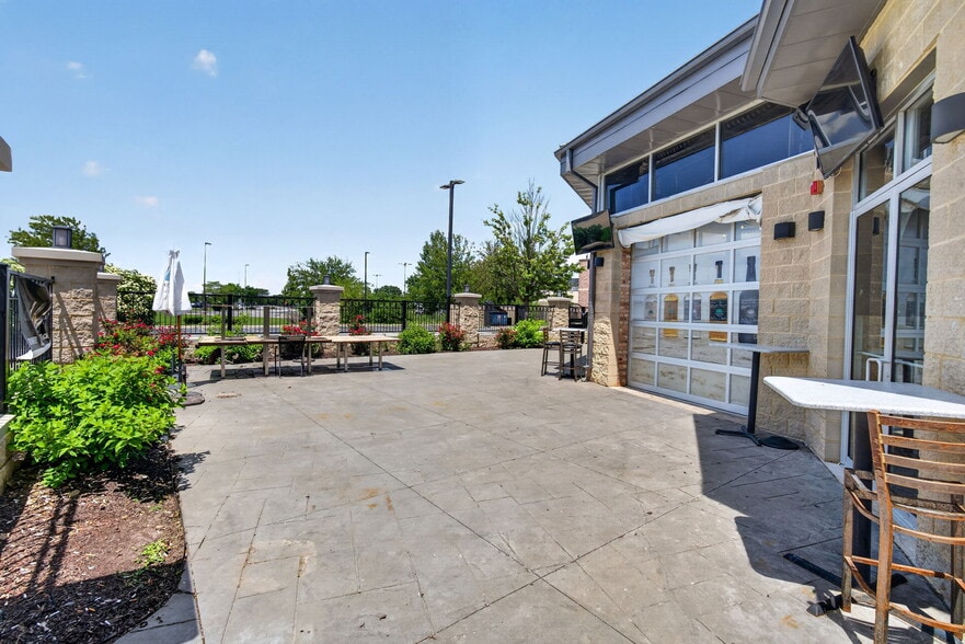 More Photos Of 3151 Voyager Ln, Joliet Restaurant For Sale