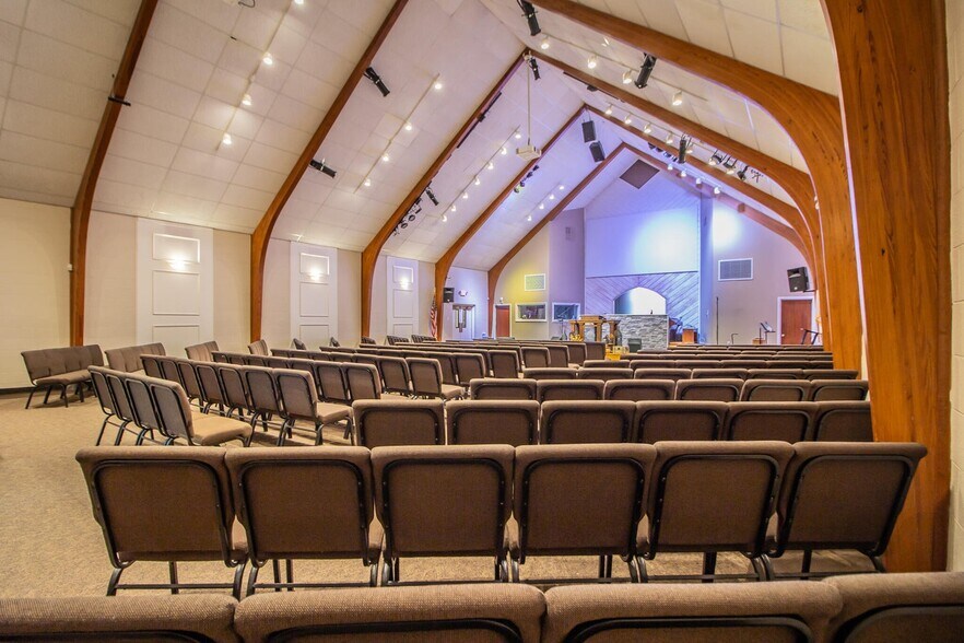 More Photos Of 1601 44th St, Lubbock Religious Facility For Sale