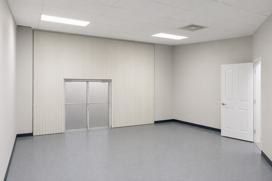 More Photos Of 2190 NW Reserve Park Trace, Port Saint Lucie Showroom For Lease
