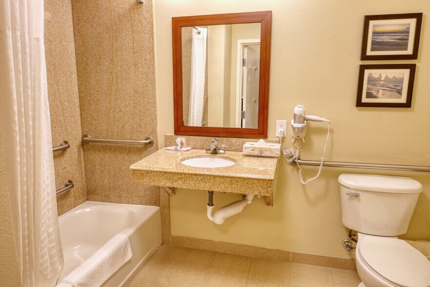 More Photos Of 7800 Memorial Blvd, Port Arthur Hotel For Sale