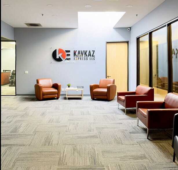 More Photos Of 1400 S Wolf Rd, Wheeling Office For Sale