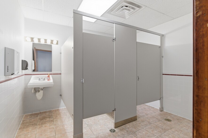 More Photos Of 33 Century Hill Dr, Latham Office For Sale