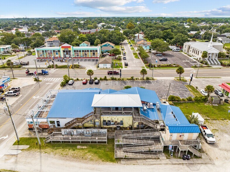 More Photos Of 300 N Lake Park Blvd, Carolina Beach Restaurant For Lease