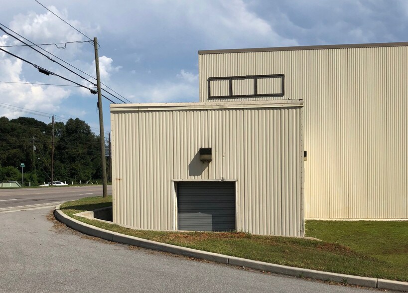 More Photos Of 6551 Moffett Rd, Mobile Industrial For Lease