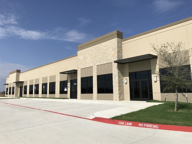 More Photos Of 650 Industry Way, Prosper Showroom For Lease