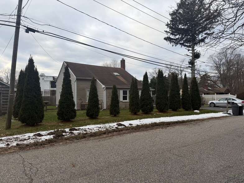 More Photos Of 2800 Montauk Hwy, Brookhaven Service Station For Sale