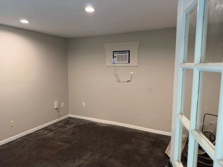 More Photos Of 5738 Hogue St, Houston Industrial For Lease