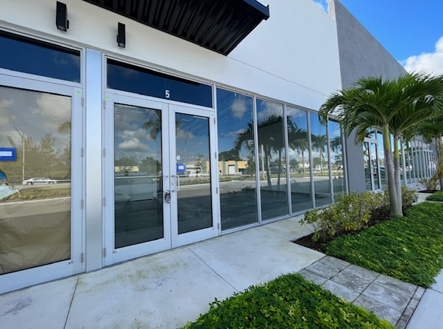 More Photos Of 4250 W Hallandale Beach Blvd, Pembroke Park Storefront Retail Office For Sale