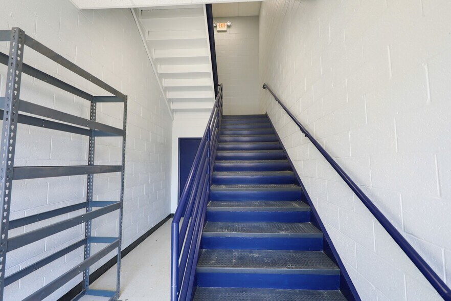 More Photos Of 999 Willow Grove St, Hackettstown Warehouse For Lease