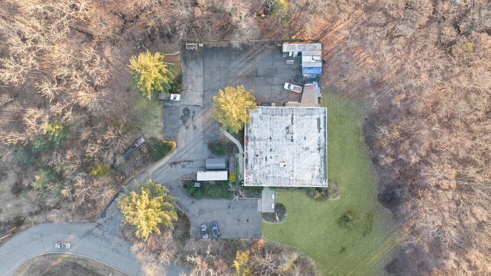 More Photos Of 6 Raritan Rd, Oakland Warehouse For Sale