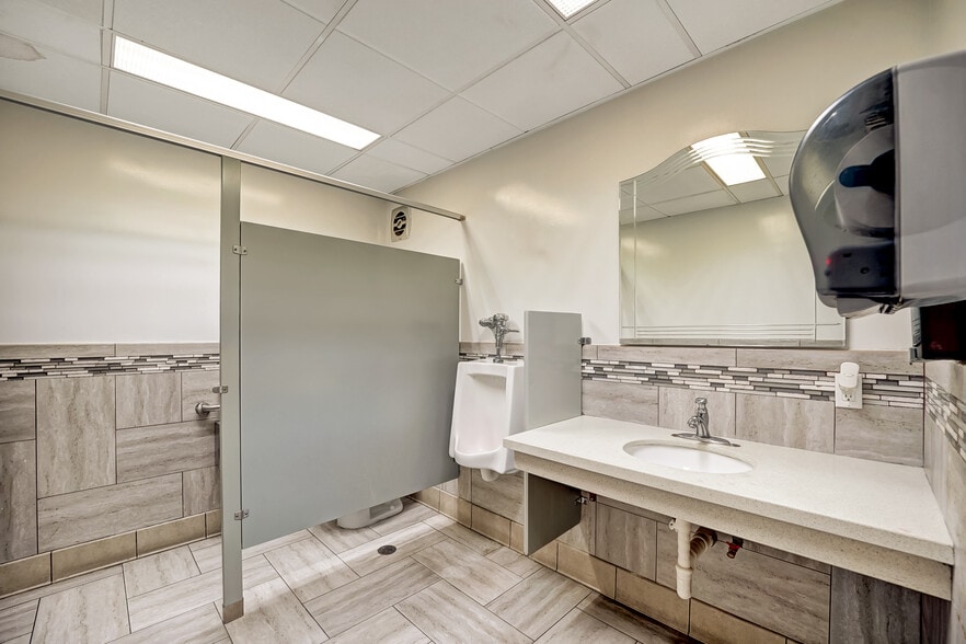 More Photos Of 8780 Valley Blvd, Rosemead Office For Lease