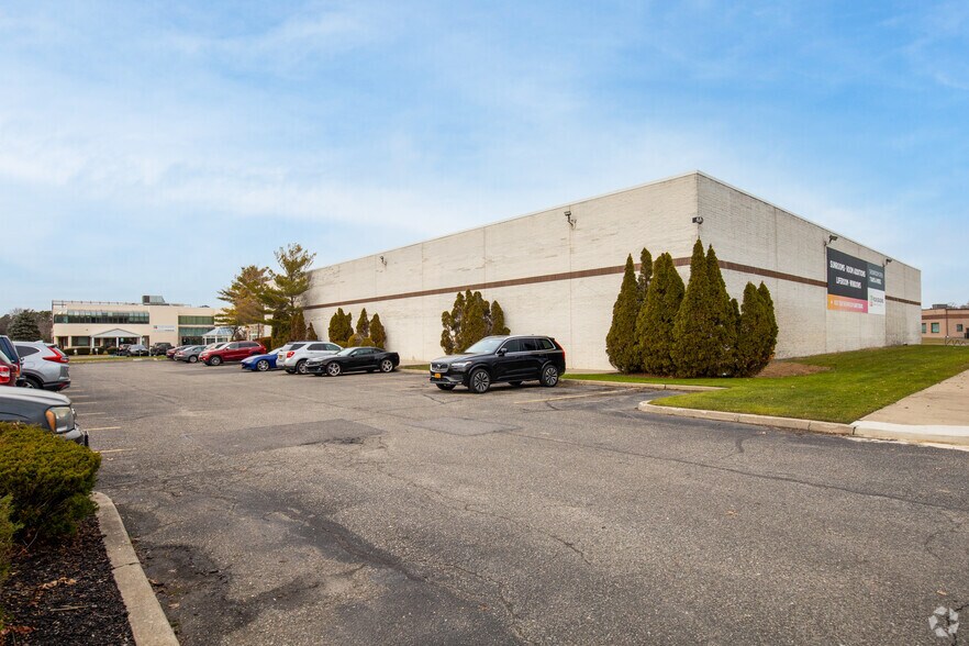 Primary Photo Of 5005 Veterans Memorial Hwy, Holbrook Distribution For Lease