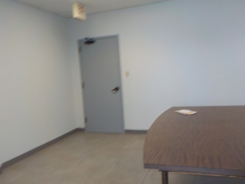 More Photos Of 3700 N 10th St, McAllen Office For Lease