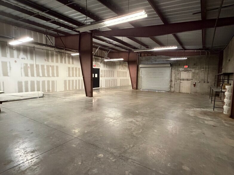 More Photos Of 311 S Ridgewood Ave, Edgewater Freestanding For Lease