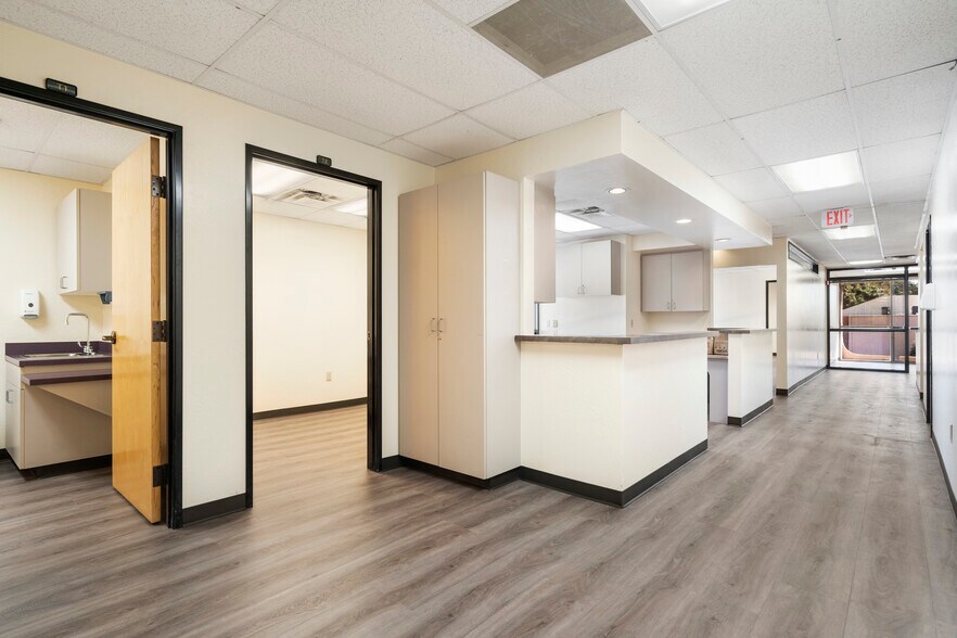 More Photos Of 6707 N 19th Ave, Phoenix Medical For Lease