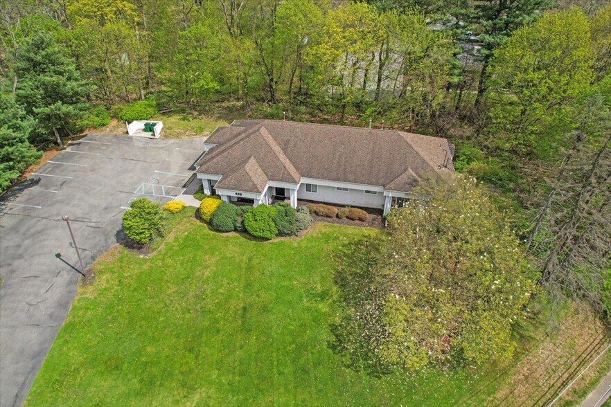 More Photos Of 468 Gidney Ave, Newburgh Medical For Sale