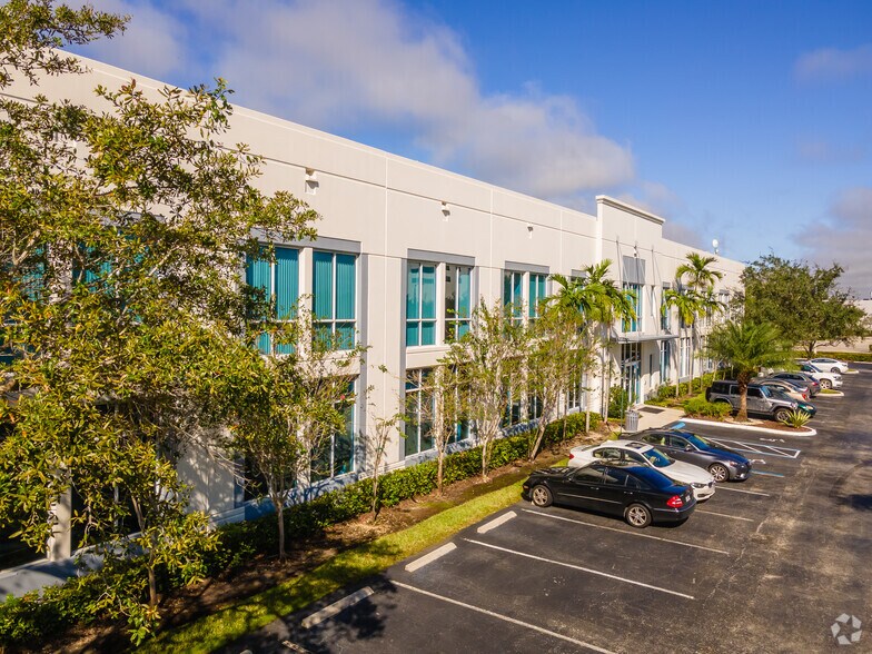 More Photos Of 2000 NW 150th Ave, Pembroke Pines Office For Lease