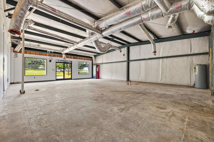 More Photos Of 2143a-2145 Old Ashland City Rd, Clarksville Freestanding For Lease