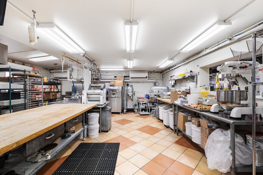 More Photos Of 130 Chapel St, New Shoreham Storefront Retail Residential For Sale