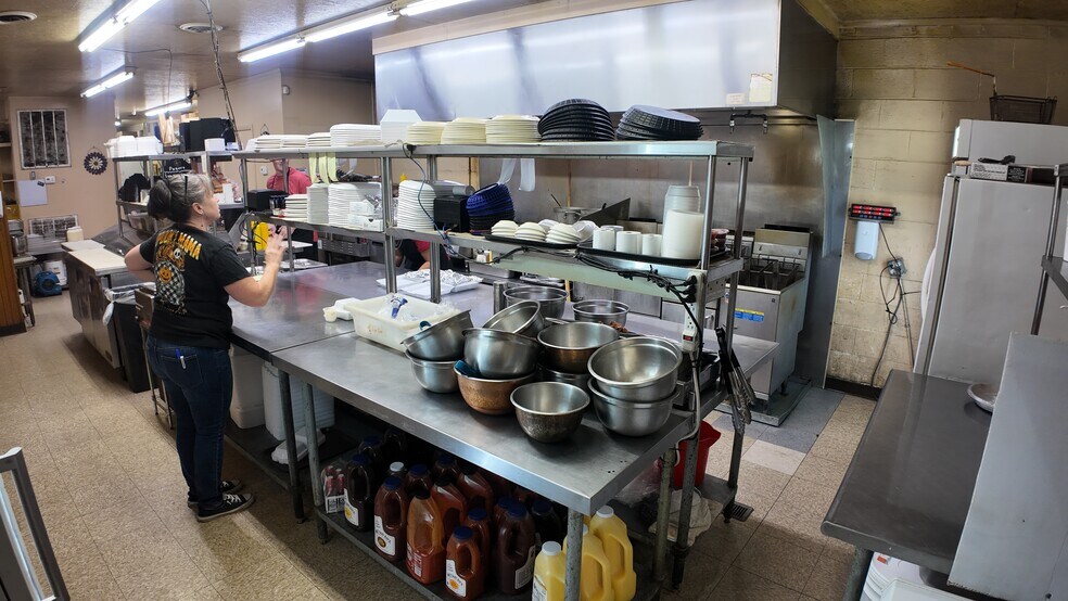 More Photos Of 6335 W Andrew Johnson Hwy, Greeneville Restaurant For Sale