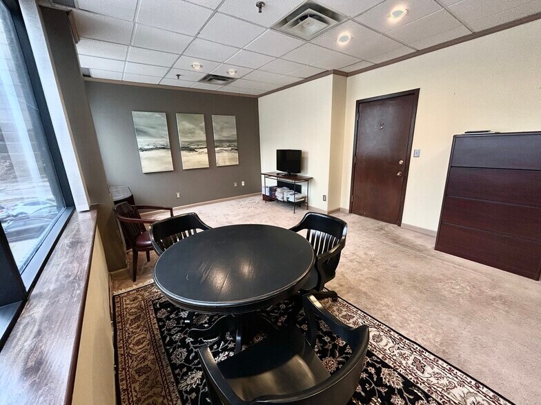 More Photos Of 333 E Ohio St, Indianapolis Medical For Lease