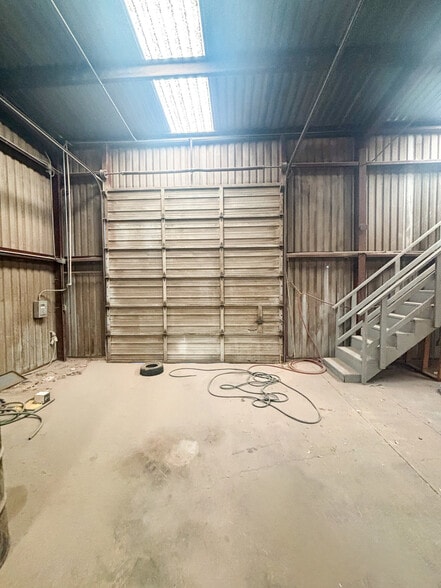 More Photos Of 3803 Mankins Ave, Odessa Warehouse For Sale