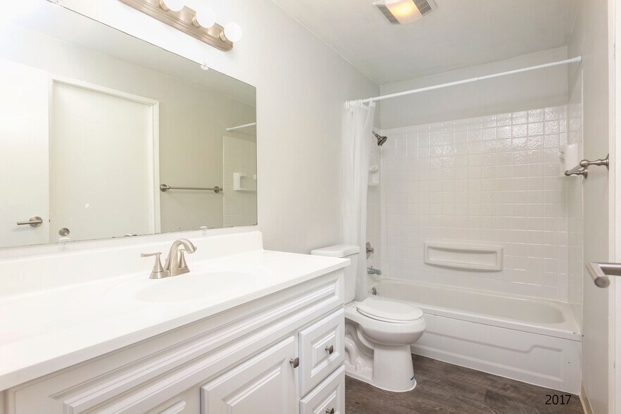 More Photos Of 19789 SW Santee Ct, Tualatin Apartments For Sale