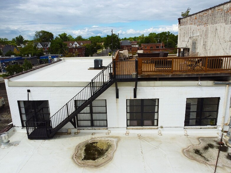 More Photos Of 2831 E Grand Blvd, Detroit Warehouse For Sale