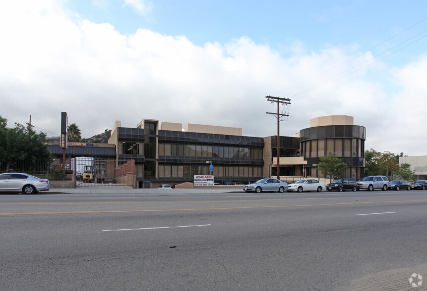 More Photos Of 6708 Foothill Blvd, Tujunga Office For Lease