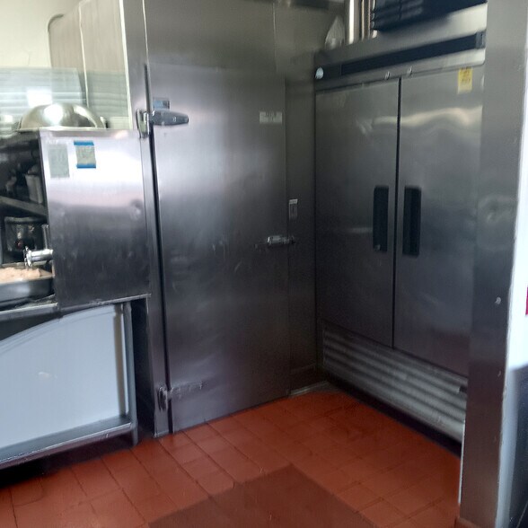 More Photos Of 4729 E Olympic Blvd, Los Angeles Storefront Retail Residential For Lease