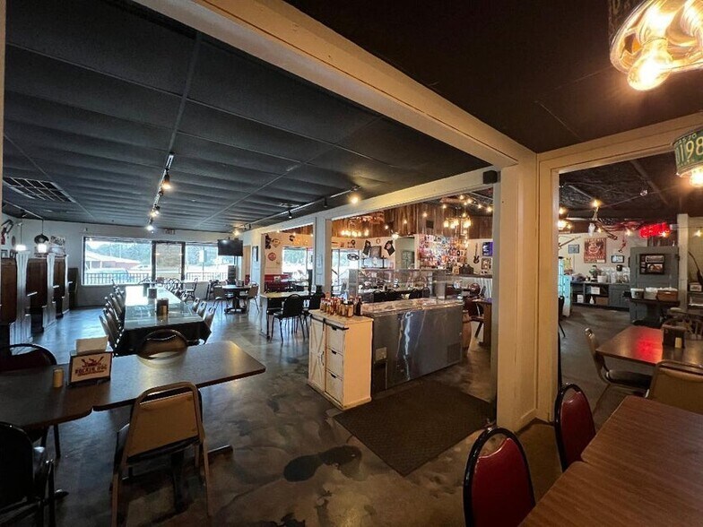 More Photos Of 2121 Batesville Blvd, Southside Restaurant For Sale