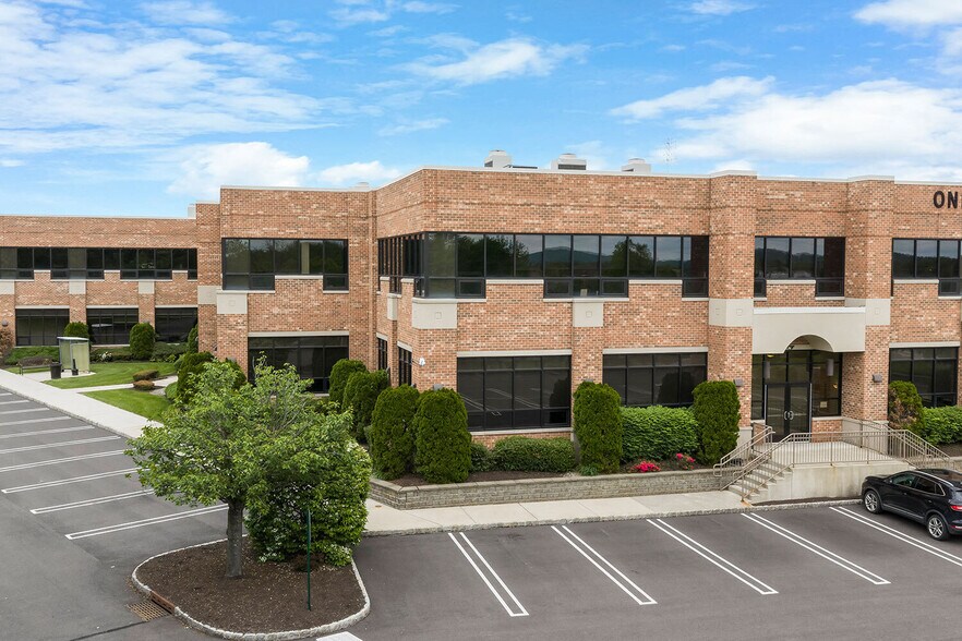 More Photos Of 1 Greenwich St, Stewartsville Medical For Lease