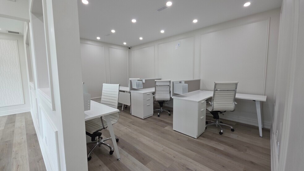 More Photos Of 431 Dougall Av, Caledon Office Residential For Sale