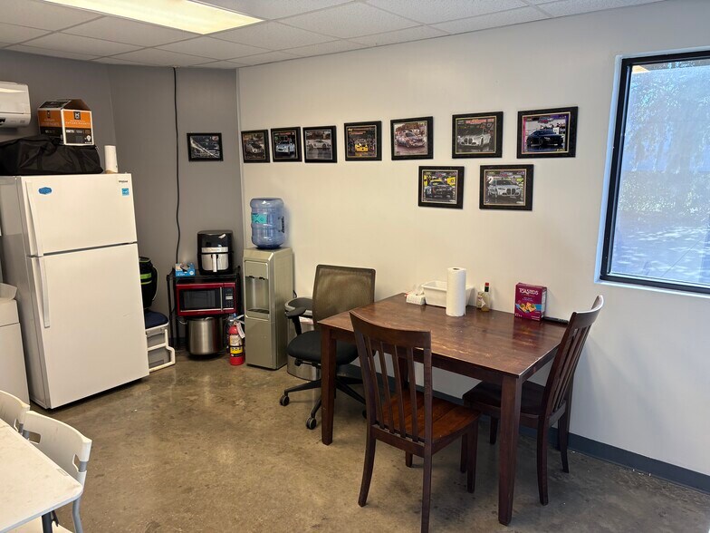 More Photos Of 3818 Caboose Pl, Sanford Warehouse For Lease