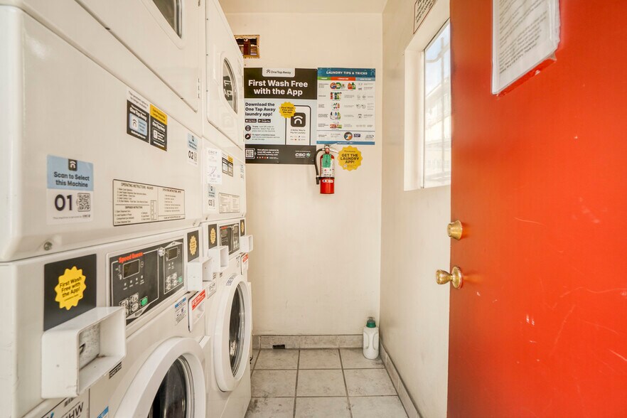 More Photos Of 716 W 30th St, Los Angeles Apartments For Sale