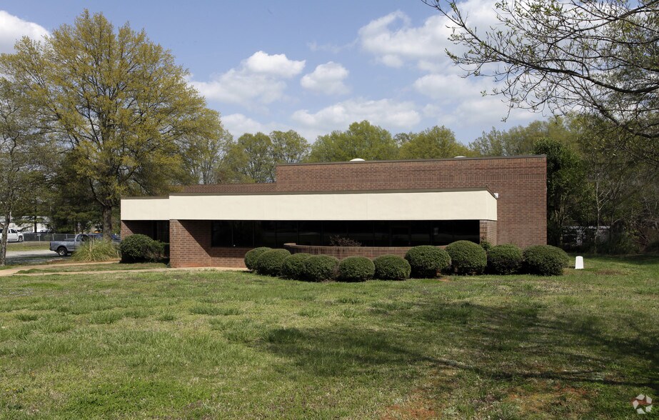 More Photos Of 6824 Wilgrove Mint Hill Rd, Mint Hill Light Distribution For Lease