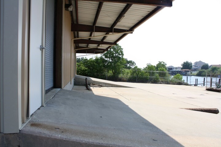 More Photos Of 4838 Pontchartrain Dr, Slidell Warehouse For Lease