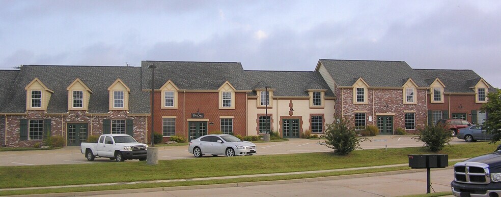 More Photos Of 2400-2416 W Detroit St, Broken Arrow Medical For Sale