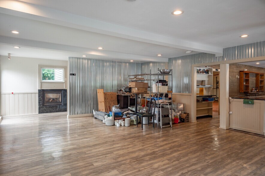 More Photos Of 944 Gibbons Hwy, Wilton Restaurant For Sale