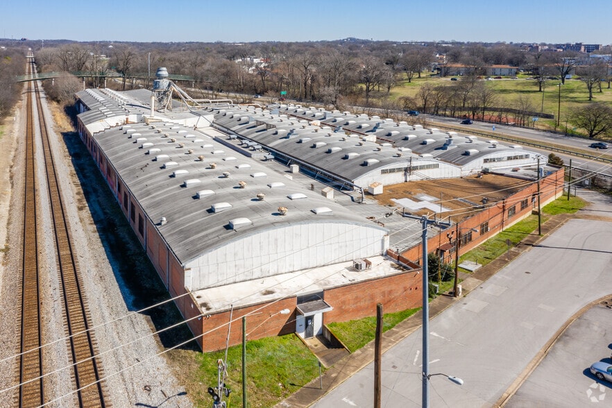 More Photos Of 515 Foster St, Nashville Distribution For Sale