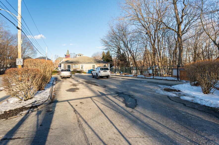 More Photos Of 36 Sparhawk St, Amesbury Daycare Center For Sale
