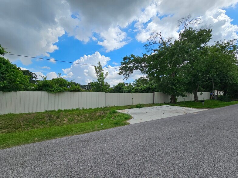 Primary Photo Of 6007 Van Zandt St, Houston Land For Lease