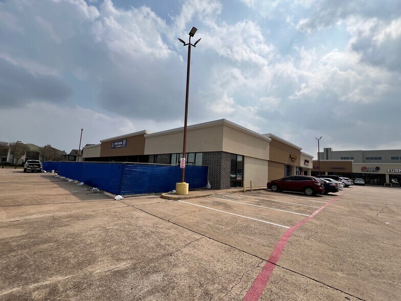 More Photos Of 6221 Highway 6 S, Houston Unknown For Lease