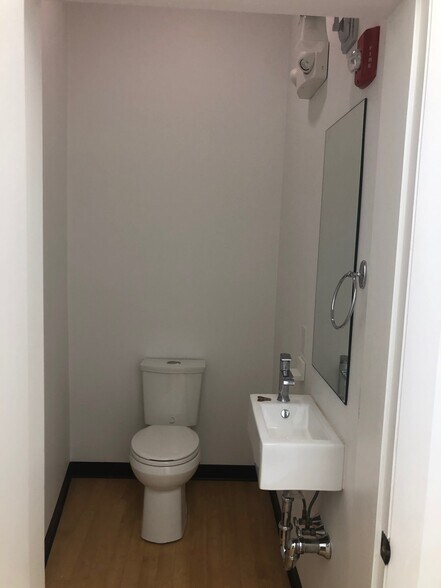 More Photos Of 293 Belmont St, Belmont Storefront Retail Office For Lease