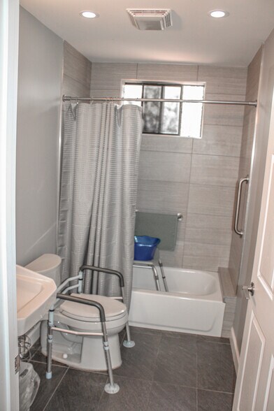 More Photos Of 16210 Halsey St, Granada Hills Healthcare For Sale