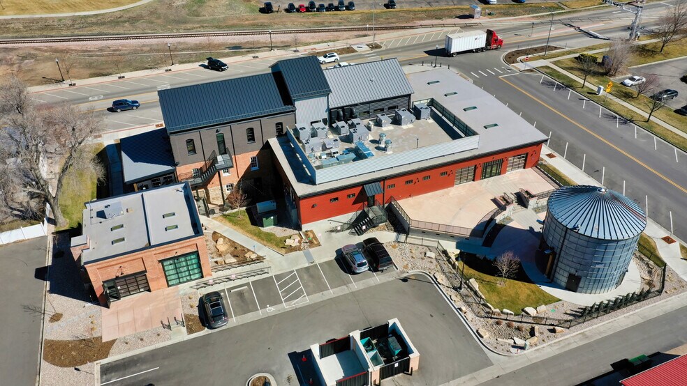 More Photos Of 301 Main St, Windsor Restaurant For Lease